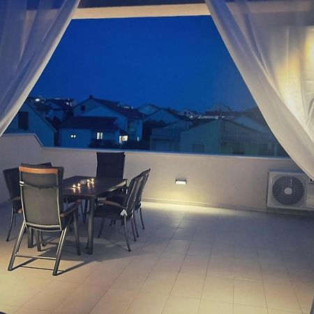 Olive Oasis Penthouse With Jacuzzi Appartement Zadar Buitenkant foto