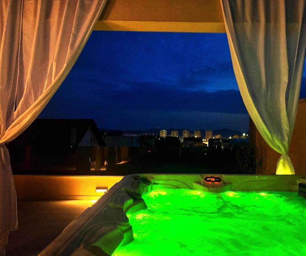 Olive Oasis Penthouse With Jacuzzi Appartement Zadar Buitenkant foto